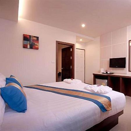 Tuana Blue Sky Patong Hotel Bagian luar foto