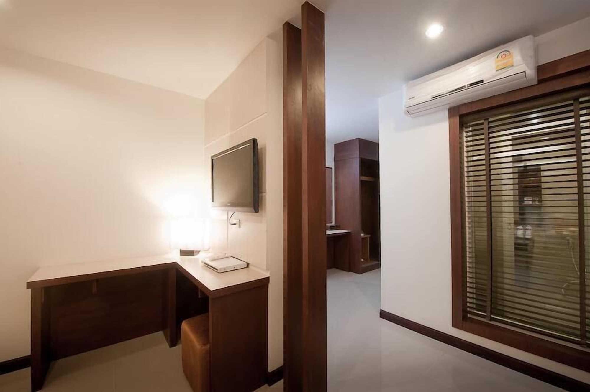 Tuana Blue Sky Patong Hotel Bagian luar foto