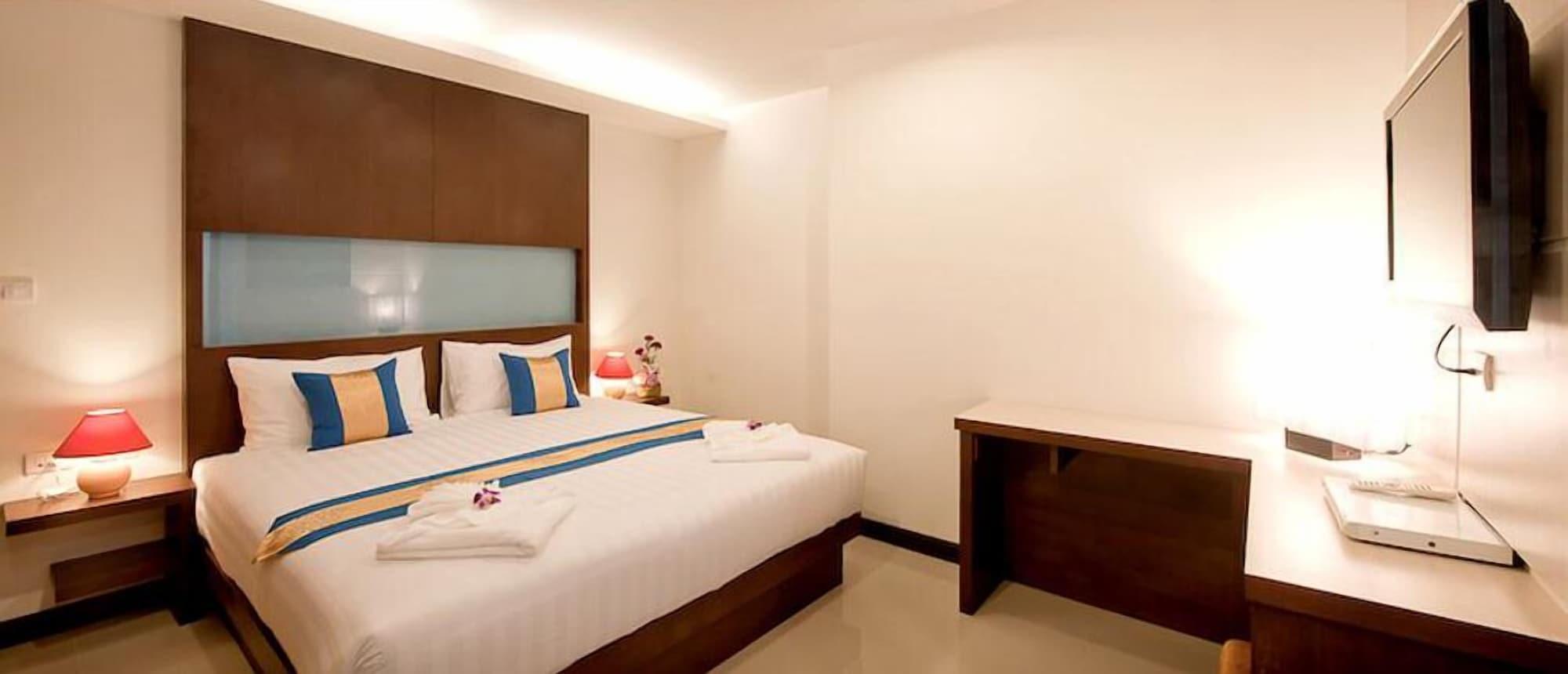 Tuana Blue Sky Patong Hotel Bagian luar foto