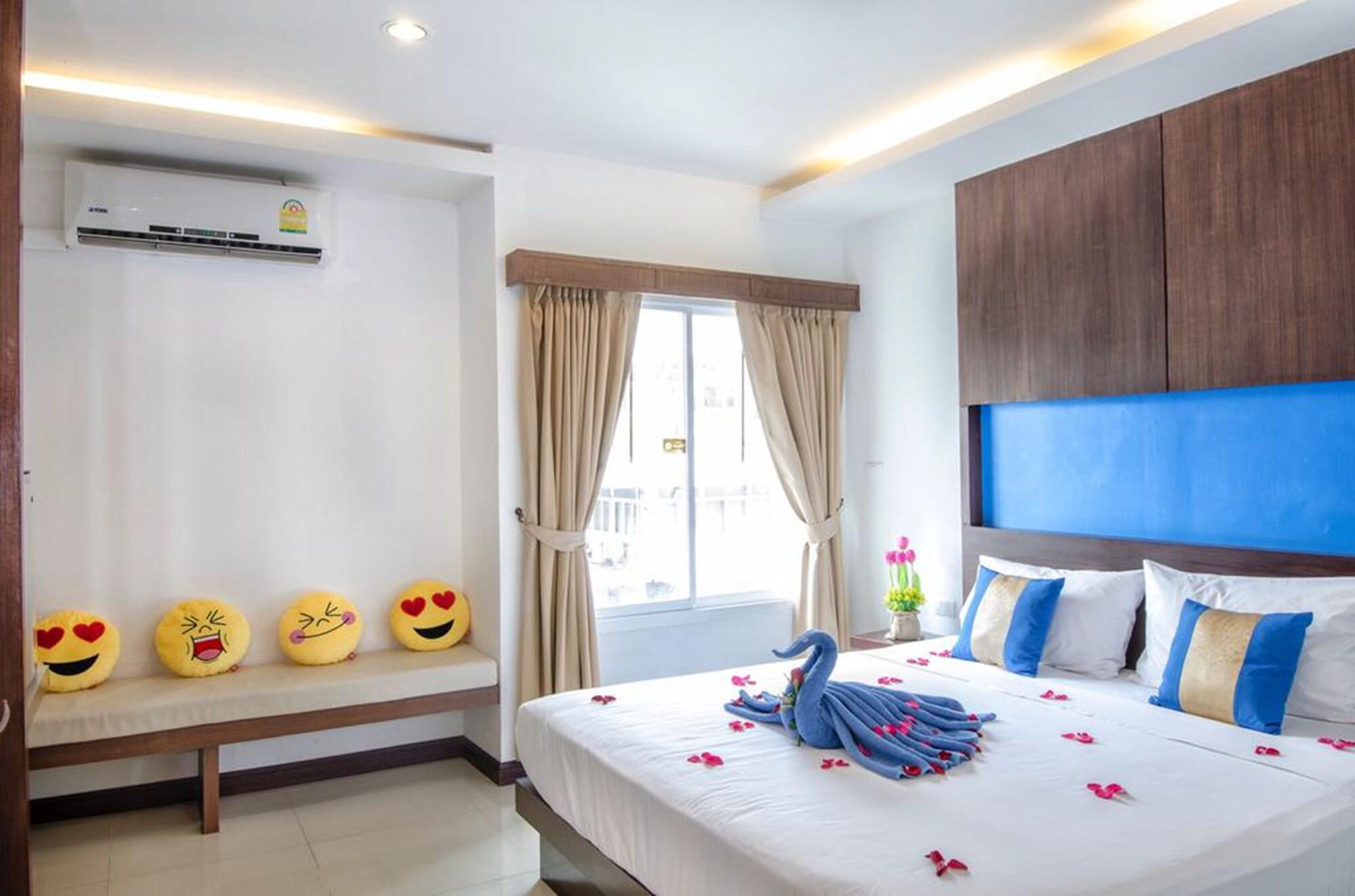 Tuana Blue Sky Patong Hotel Bagian luar foto
