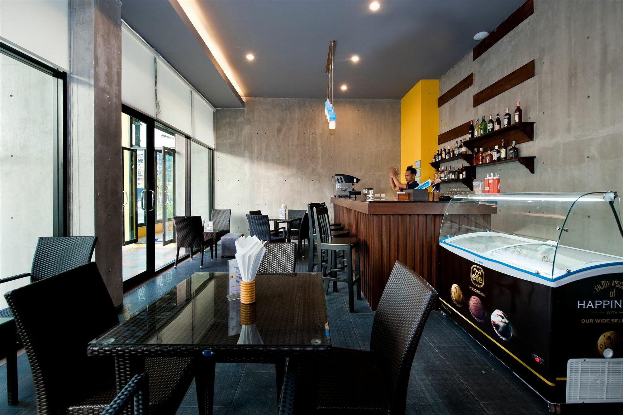 Tuana Blue Sky Patong Hotel Bagian luar foto